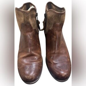 Ugg high slip on Ankle Distressed boots size 8 US women’s‎ B2